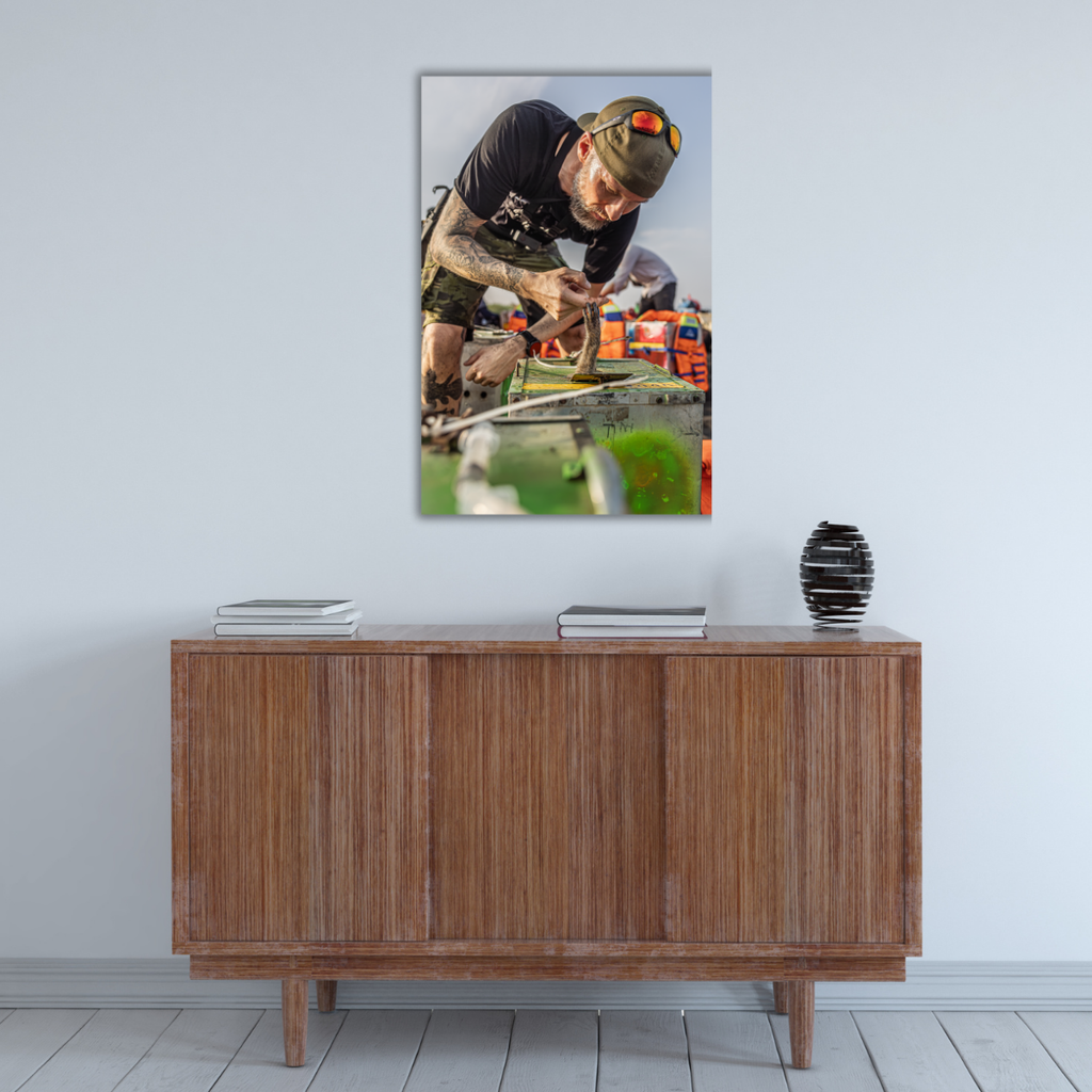 Makake in Gefangenschaft 2.0 (Leinwandprint 60x90cm)