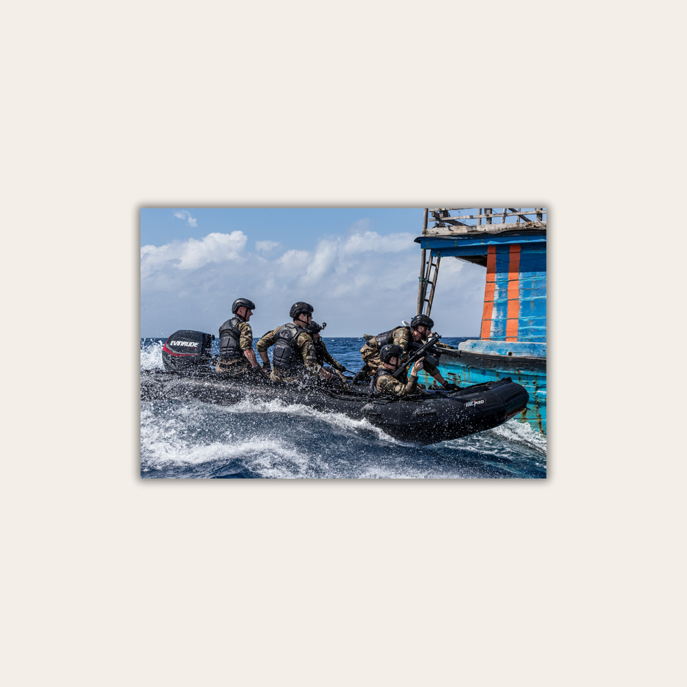 The Operatives (Leinwandprint 60x90cm)