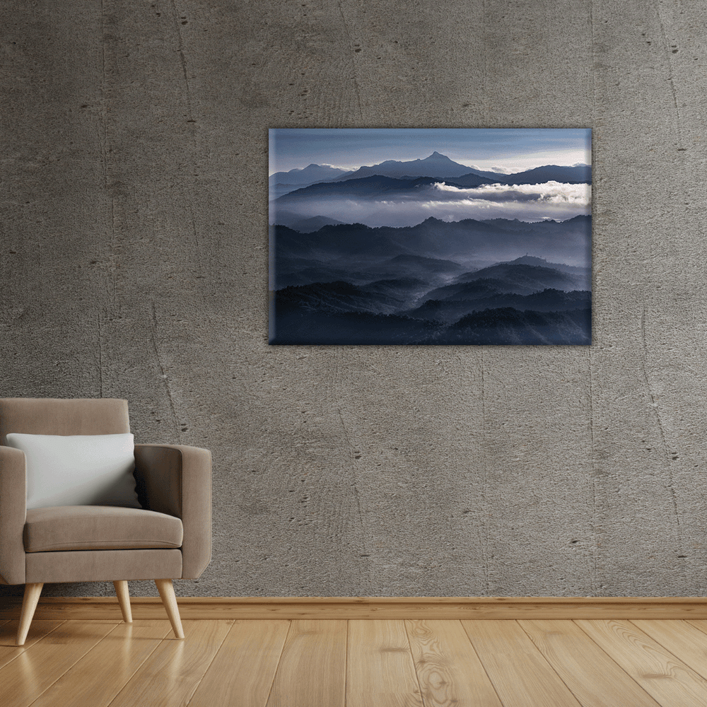 Neblige Berge (Leinwandprint 60x90cm)